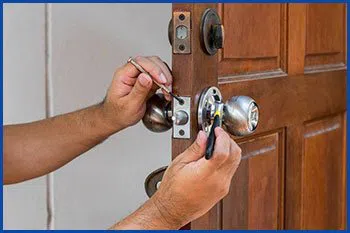 Hamilton OH Locksmiths Store Hamilton, OH 513-713-0208 - 14-install-new-lock